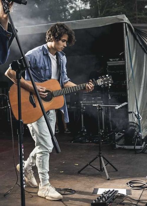 Lekcje gitary, nauka gry na gitarze, produkcja muzyczna