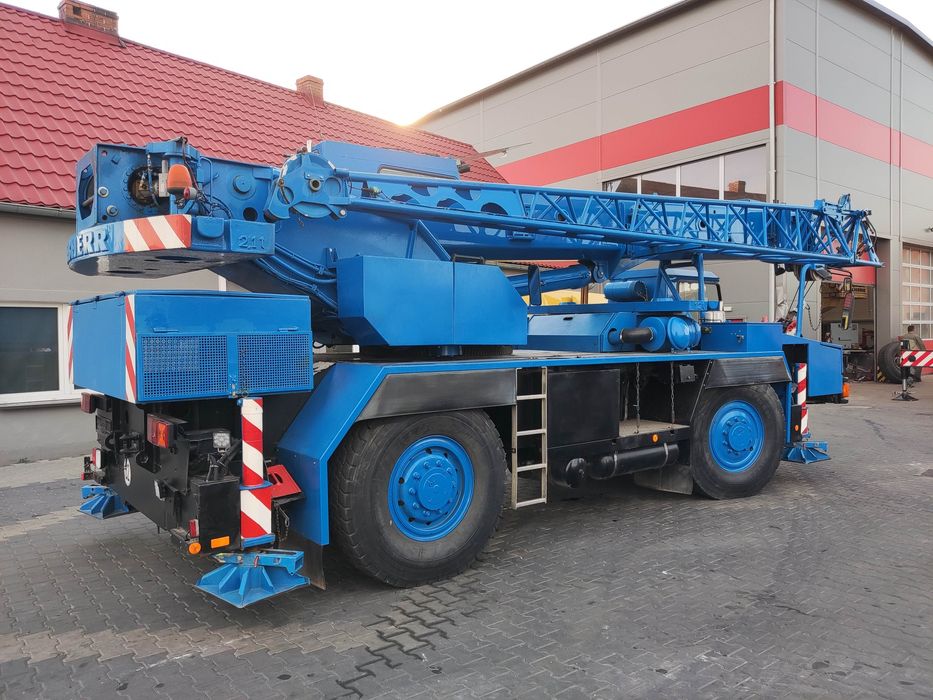 Usługi dźwigowe 25 ton dźwig żuraw Wałcz