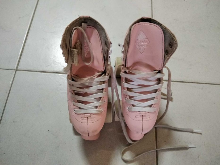 Vendo Patins de quatro rodas64740811663490120