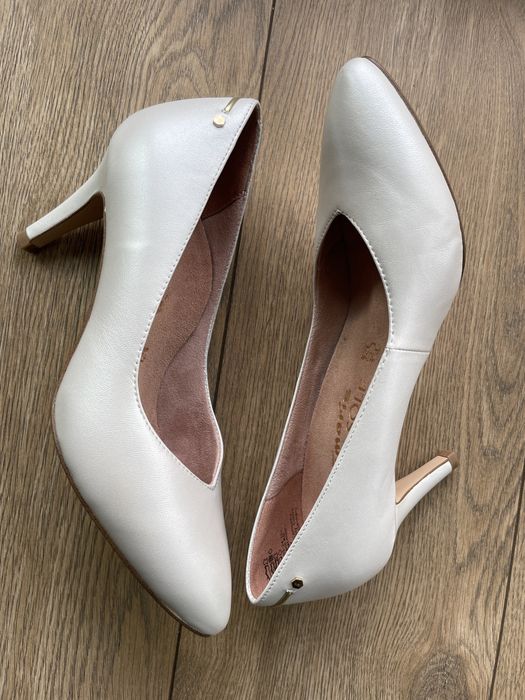 Buty na obcasie NOWE Tamaris r. 38, perłowe