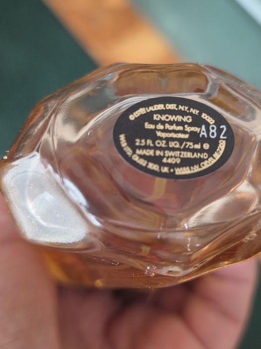 Perfumu, przepiękny klasyk, Estee Lauder, Knowing, 75 ml, kupione  na Gran Canaria, tylko raz psiknięte.