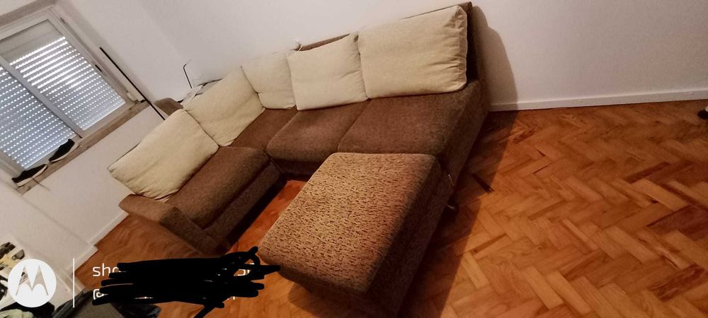Sofá muito confortável.