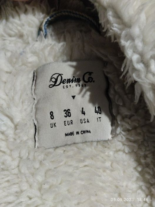 Куртка жіноча, джинсова