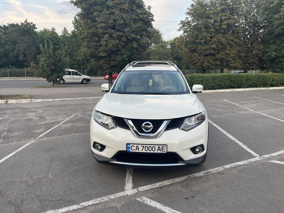 NISSAN ROGUE в максимальній комплектаціі