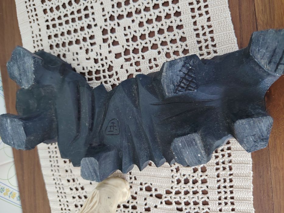 Elefante em Marfinite com Base em Madeira