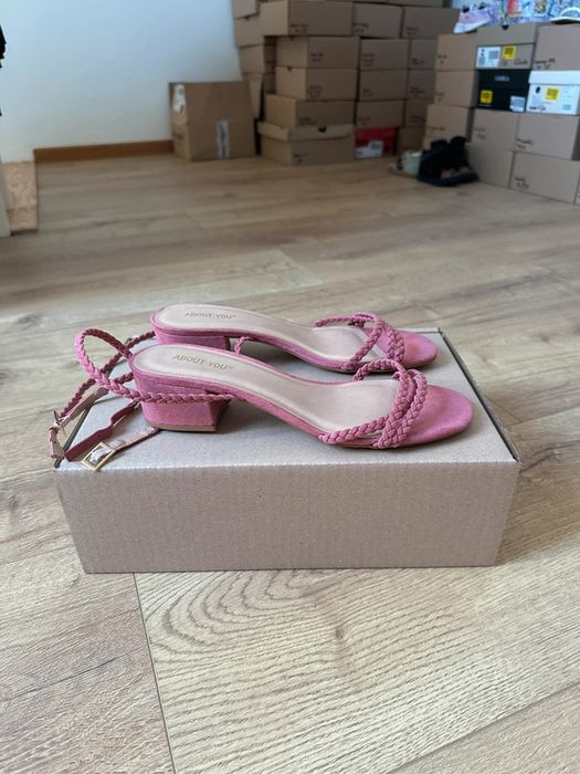 Sandałki wizytowe 38