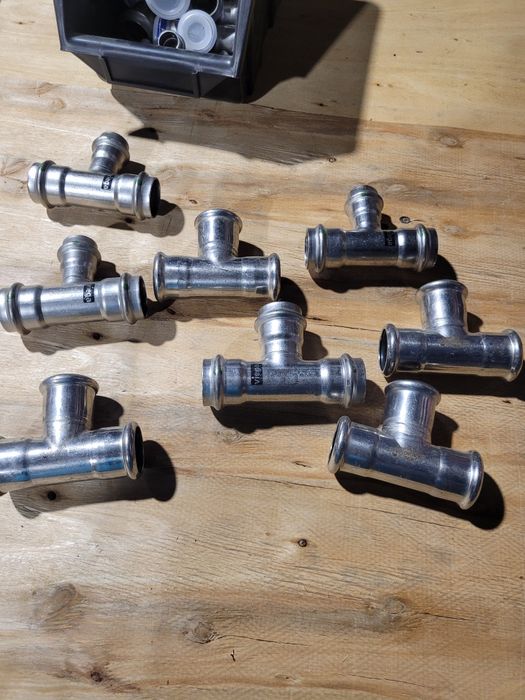 Trójniki fi 22mm inox kwasiak zacisk zapras Vieg Geberit