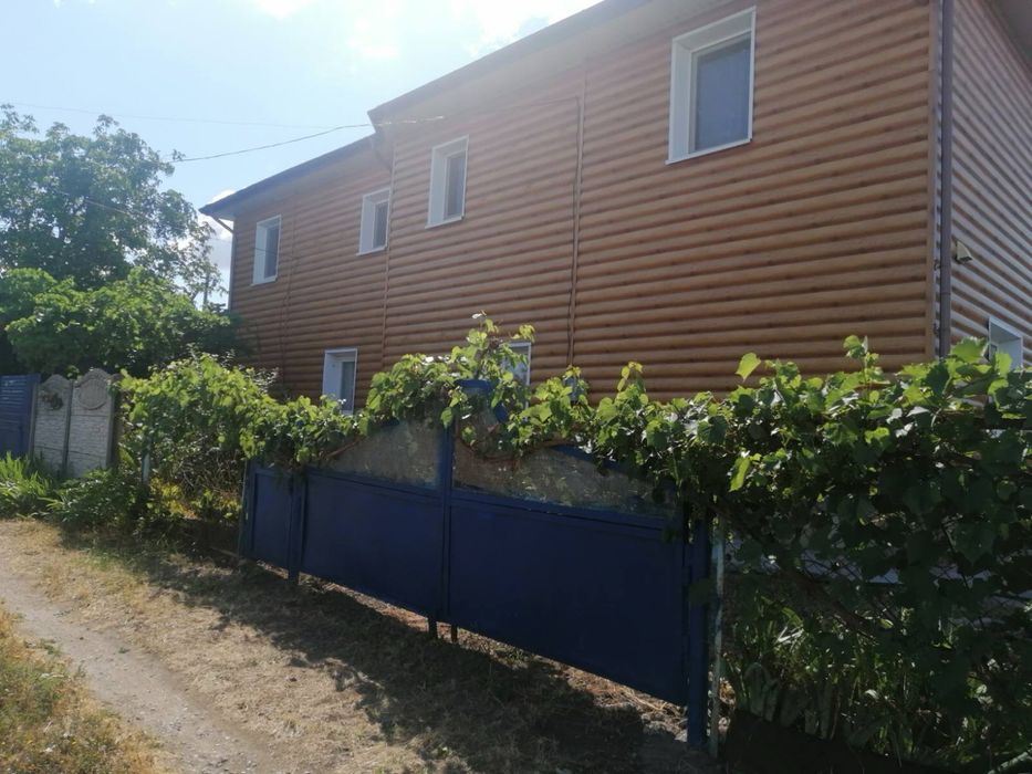 Продам  будинок за містом