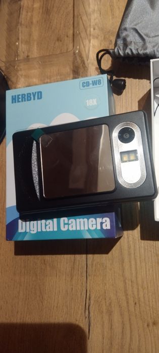 Sprzedam Aparat 1 szt została cyfrowy w kolorze czarnym nowy