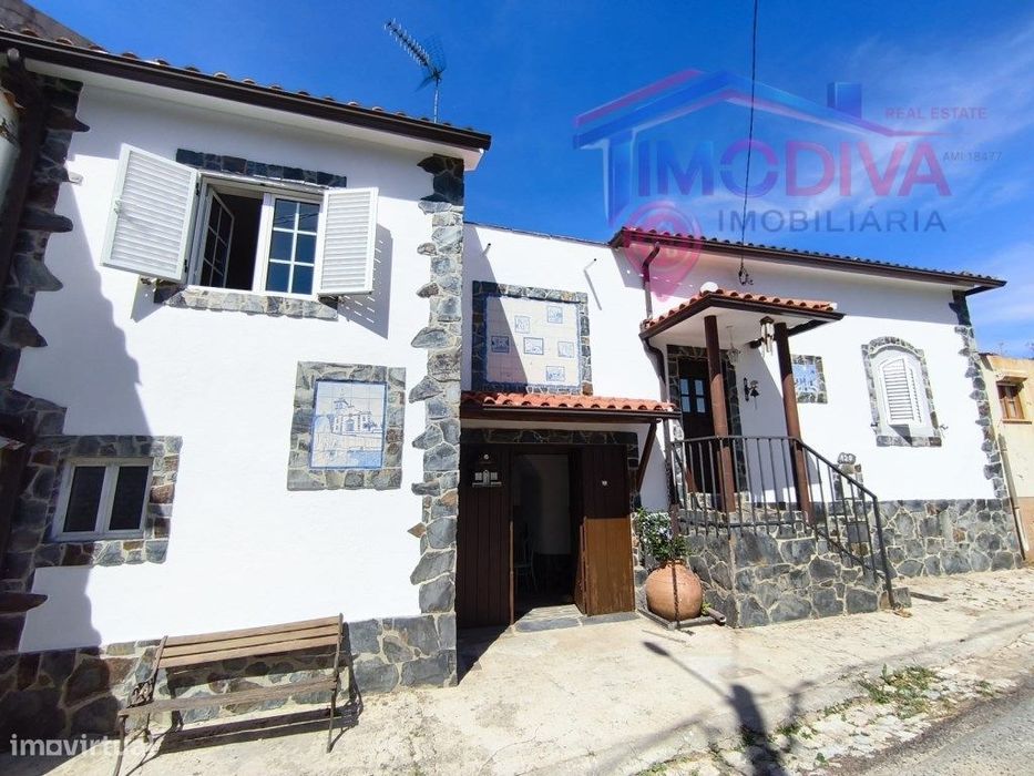 Moradia T2+1 de charme tradicional, pronta a habitar, em Vila Facaia