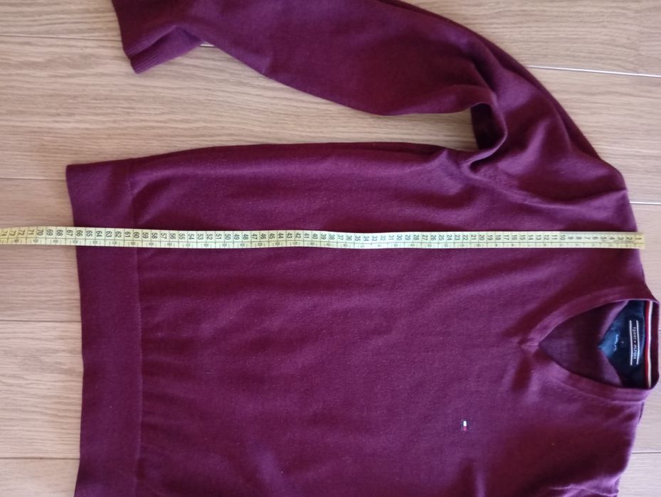 Camisola Gola em V, marca Tommy Hilfiger, tamanho S