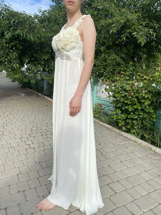 Сукня на випускний, на весілля