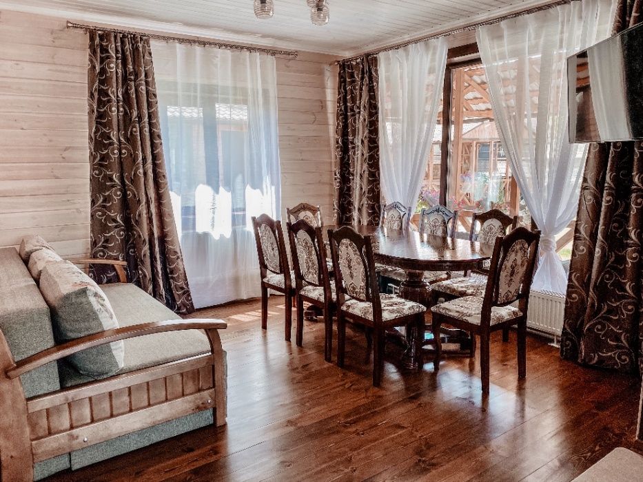 Посуточная аренда дома с сауной на Осокорках. Подобова оренда будинку.