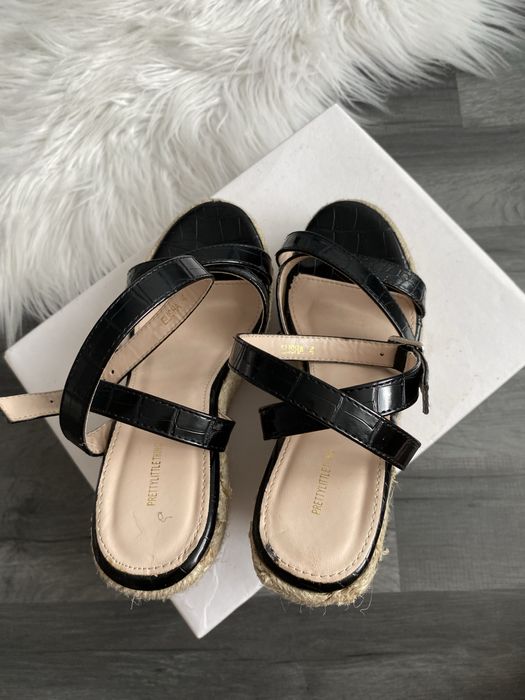 PrettyLittleThing 37 sandały na koturnie koturny oplecione jutą
