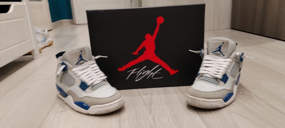 AIR Jordan 4 RETRO