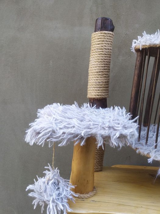 Лежанка (майданчик) для котика