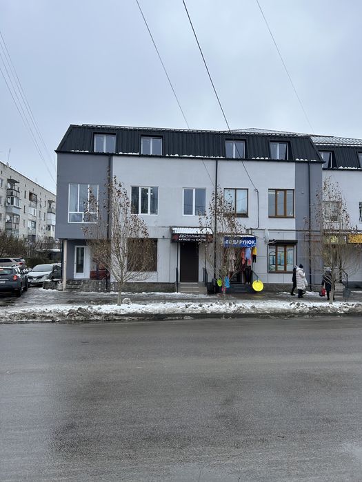 Оренда м.Ржищів-центр, 1 пов- 105м2,2 пов - 50 м2. Під торгівлю/офіс