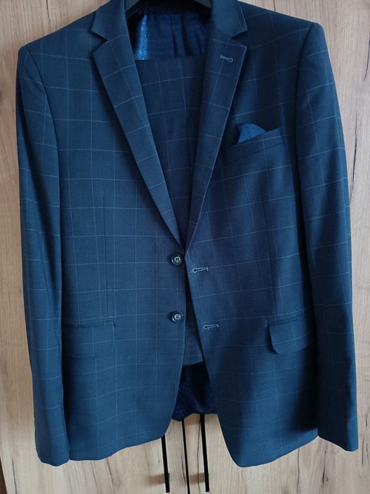 Garnitur męski granatowy w kratę