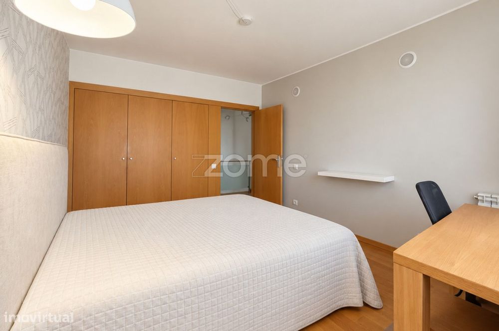 T2 Duplex mobilado ao Norteshoping|Garagem 2 carros|Matosinhos