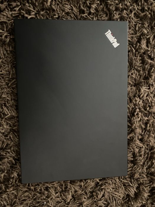 Portátil Lenovo T490