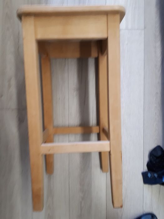 продам табурет из настоящего дерева