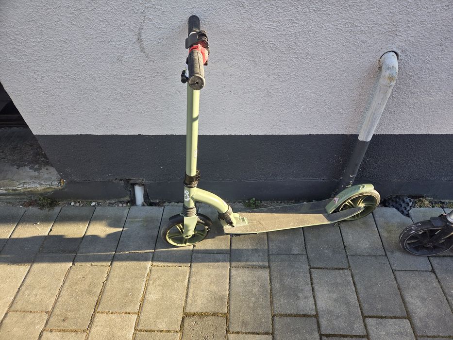 Hulajnoga  max do 100kg  lekka zwinna