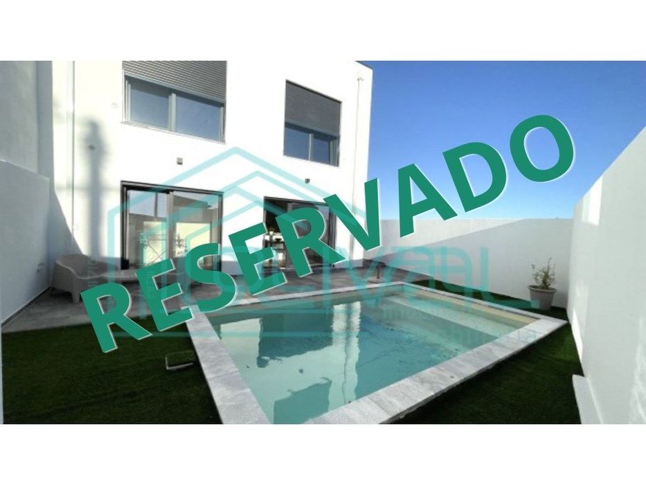 Moradia T3+1 Moderna com Piscina Privada - Conforto, Elegância e Fu...