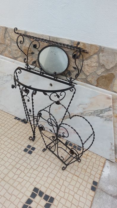 Conjunto de 3 peças- Bengaleiro, Mesa e suporte para chapéus de chuva