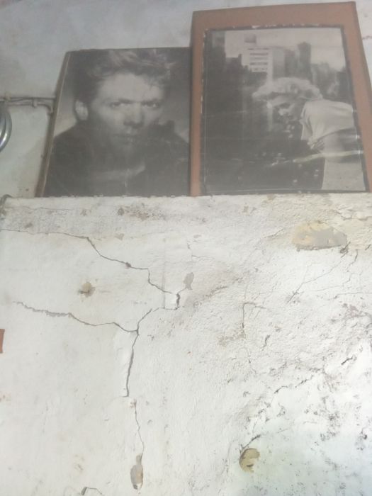 Poster antigo Marilyn e Bryan Adams.