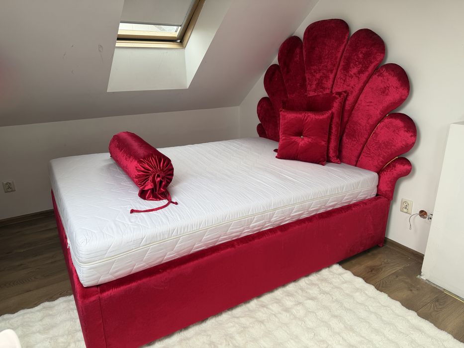 Piękne Łóżko z materacem 140 x 200