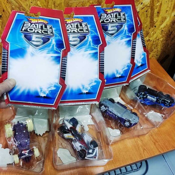 Hot Wheels Battle Force 5 de 2009 Scarib, Saber, Reverb e Buster Tank