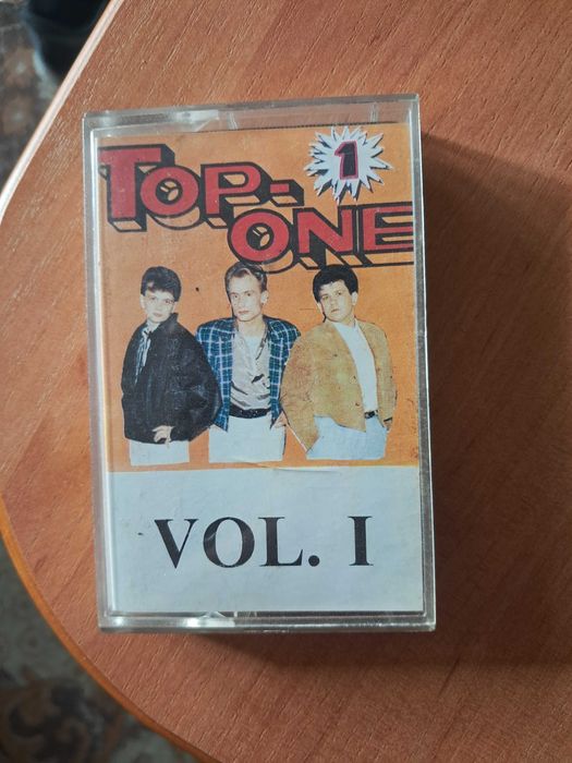 Top One, zatytułowana "Vol. I". Kaset