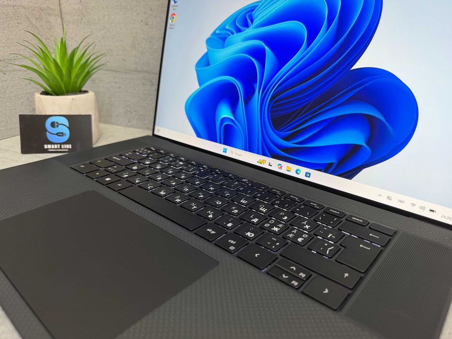 Стильний ноутбук Dell Xps 17 9700/i5-10300H/16gb ddr4/17.3"/256gb ssd