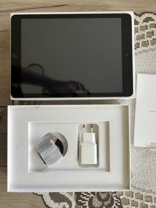Apple Ipad 8 generacji Cellular (na kattę SIM) Bateria 100%