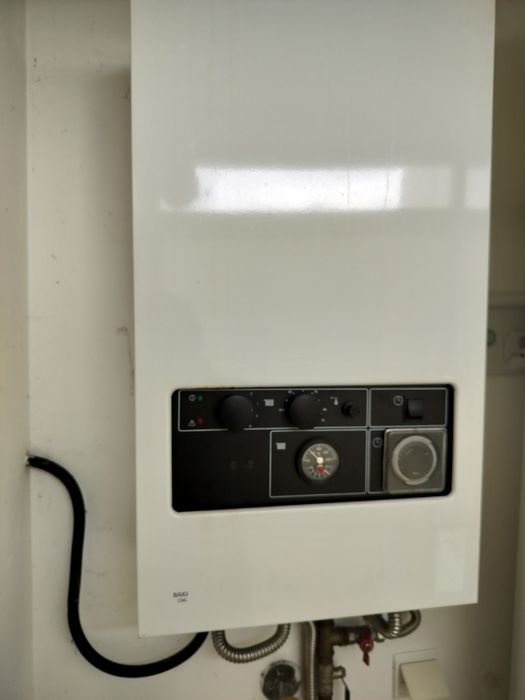 Caldeira elétrica Roca Baxi impecável