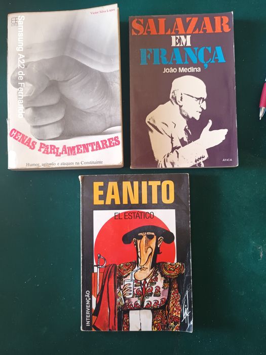 Vendo livros sobre politica