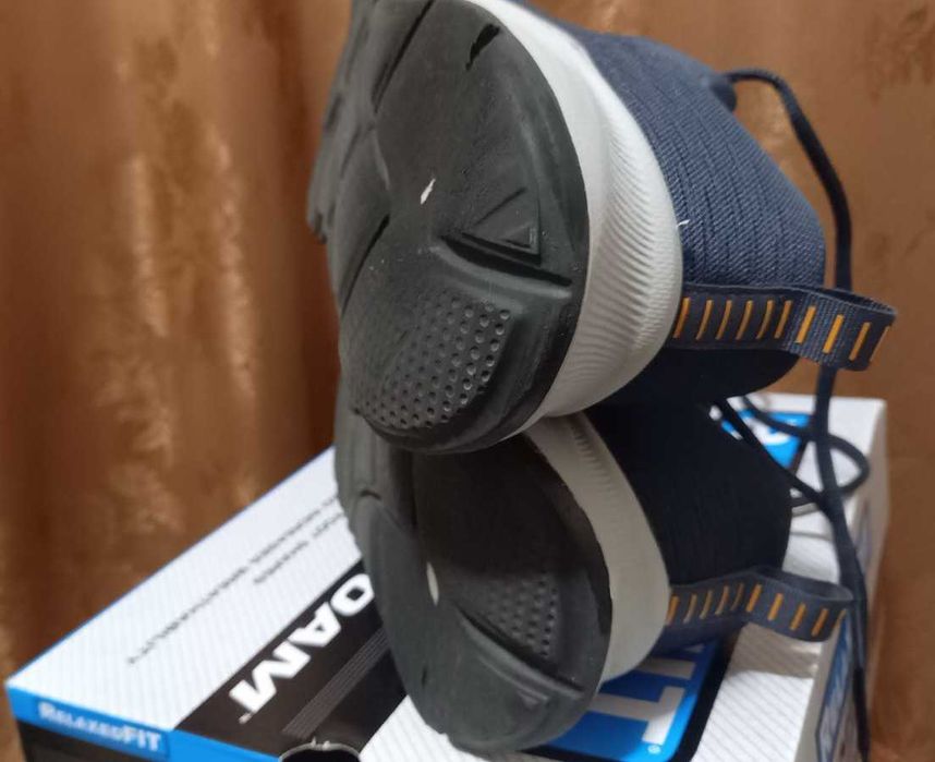 Кроссовки Skechers, размер 43
