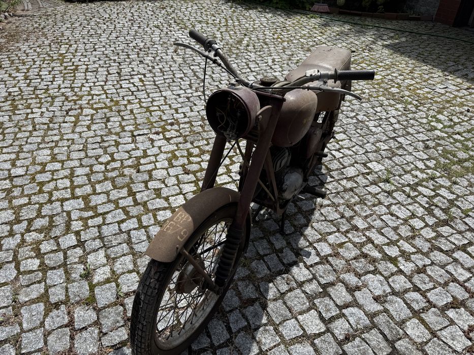 WFM z dokumetami 1966