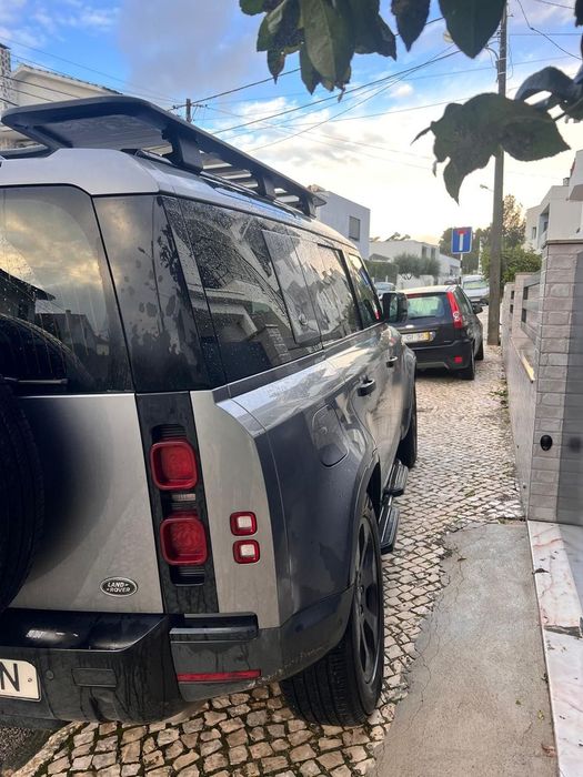 Land Rover Defender 110 D240