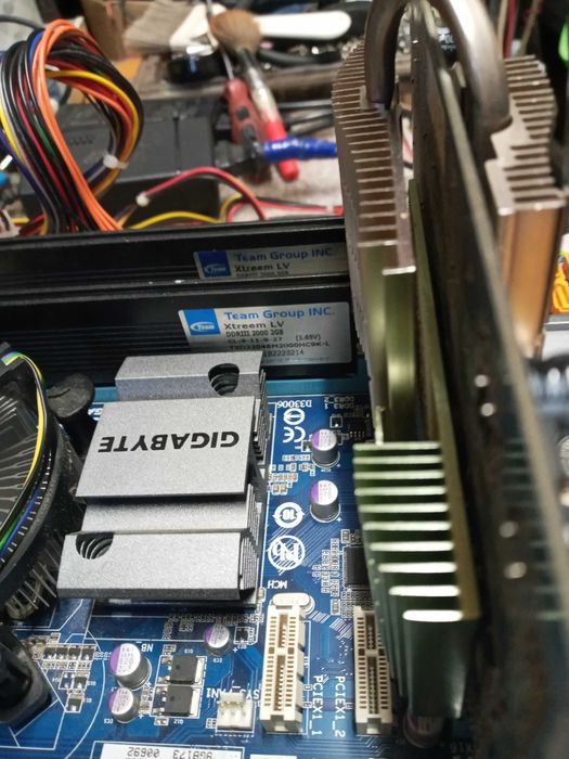 top 775 ga-ep45t-ud3lr +q9300+top 4gb ddr3