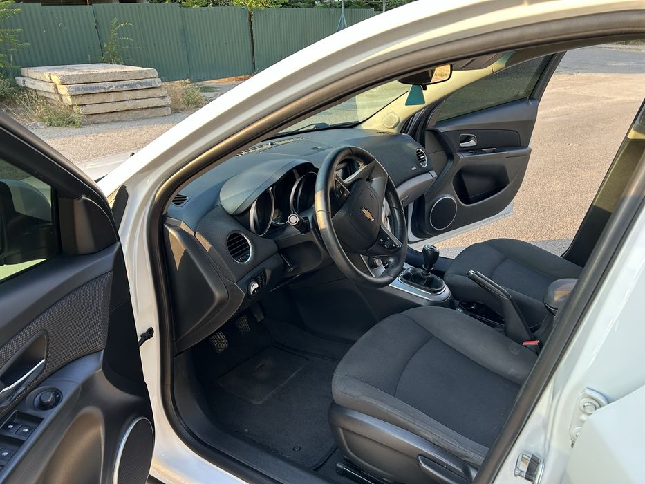 Продам Chevrolet Cruze