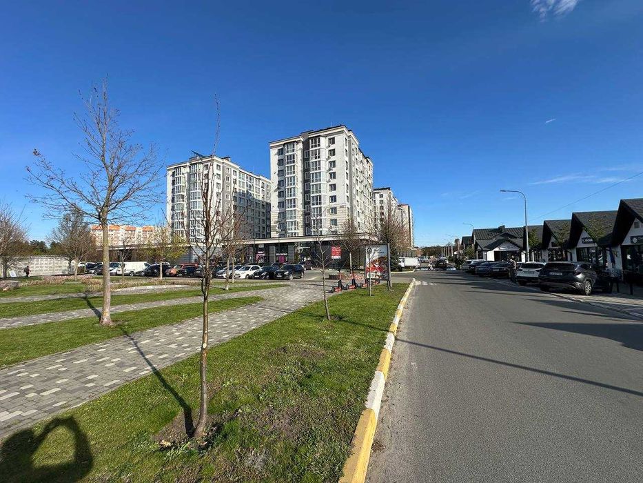 Фасадні 546м2 в Бучі! 1й поверх, висота стелі 5,6м! 100кВт електрики