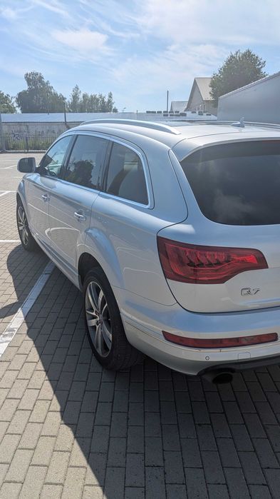 Продам  Audi Q7.