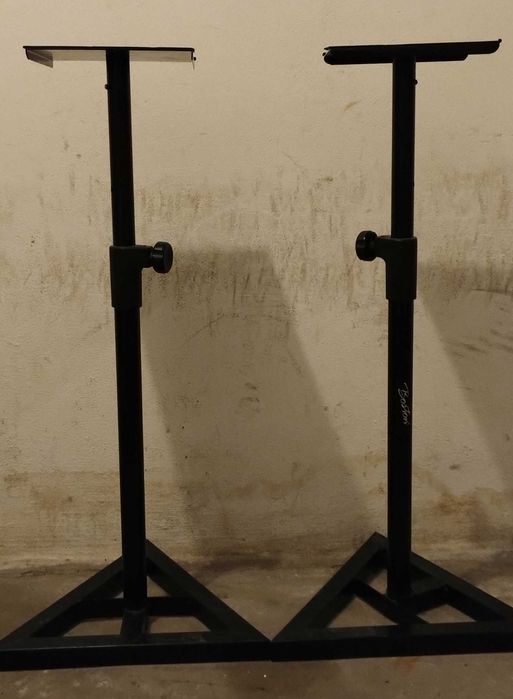 Statywy pod monitory studyjne