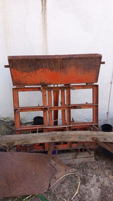 Arado, Grade e Sachador agrícolas

Descrição:
Vendo c