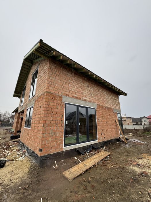 Будинок, особняк, котедж.