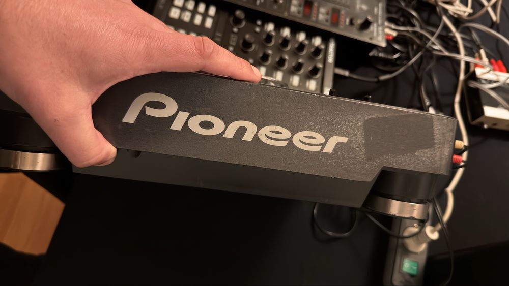 2 CDJ’s Pioneer 1000