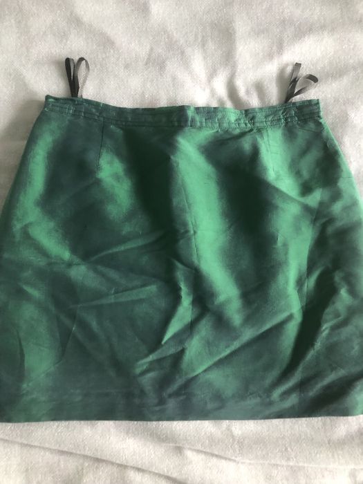 Zielona jedwabna spodniczka mini
