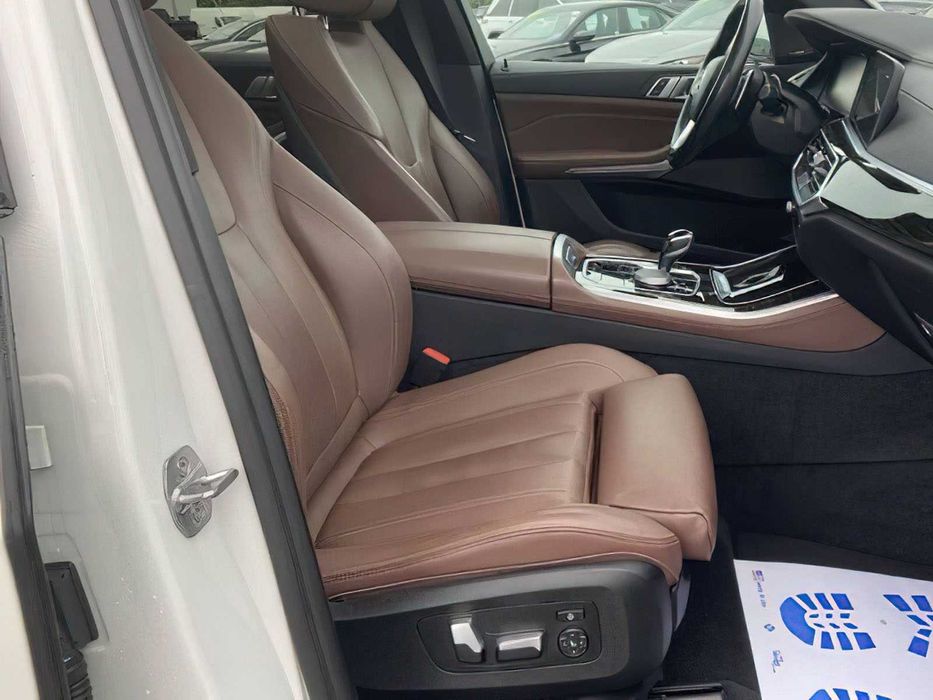 BMW X5 xDrive40i      2020