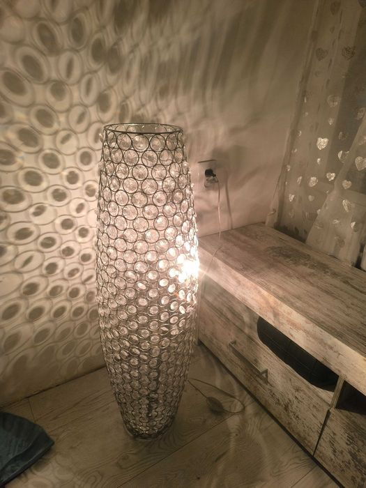 lampa podłogowa stożek